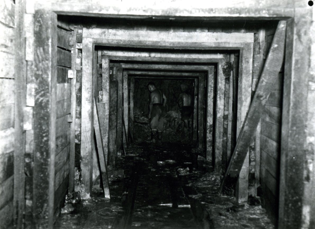 Sewerage Line Construction Balmoral 1949
