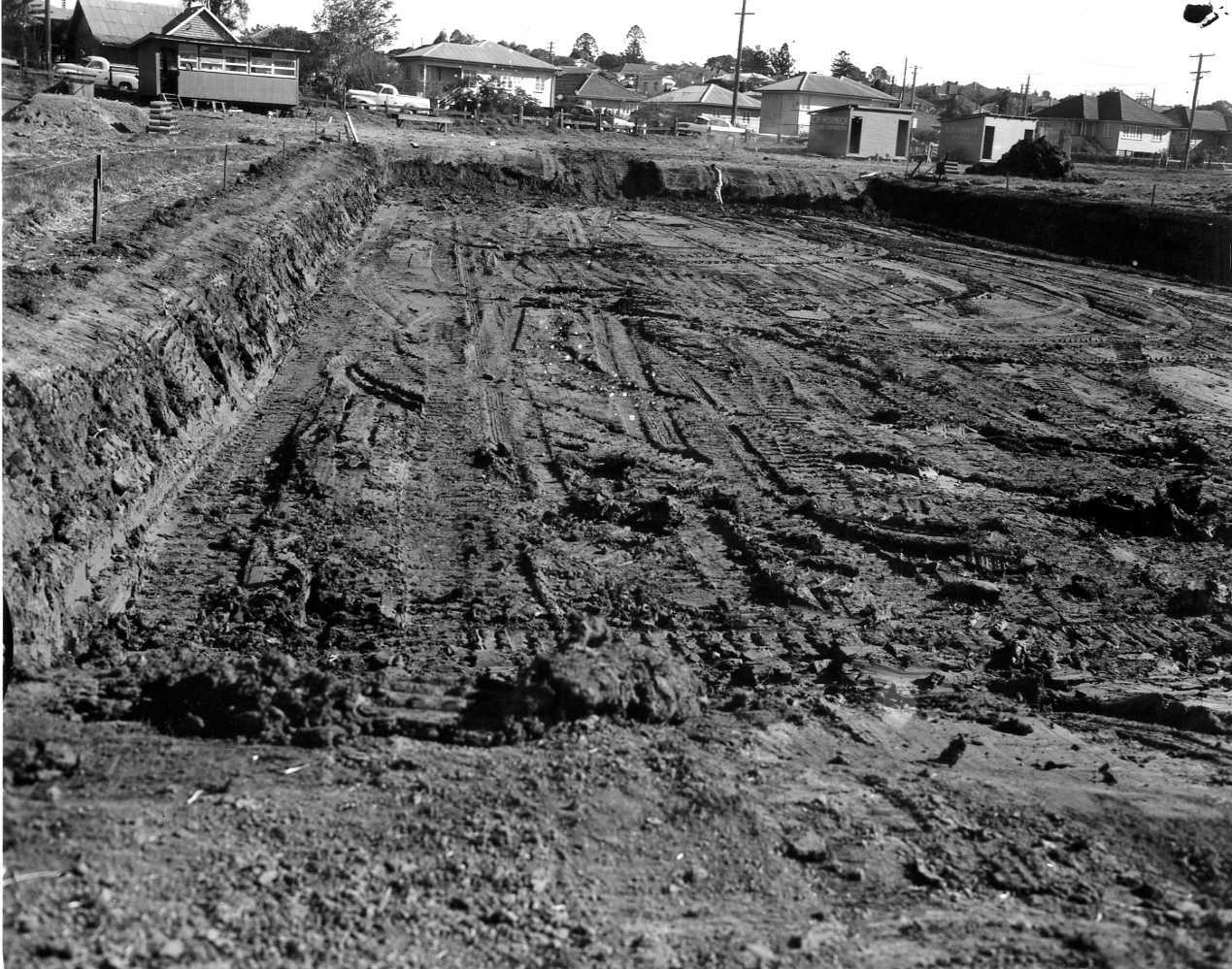 Dunlop Park Public Swimming Pool progress - Corinda - 1961