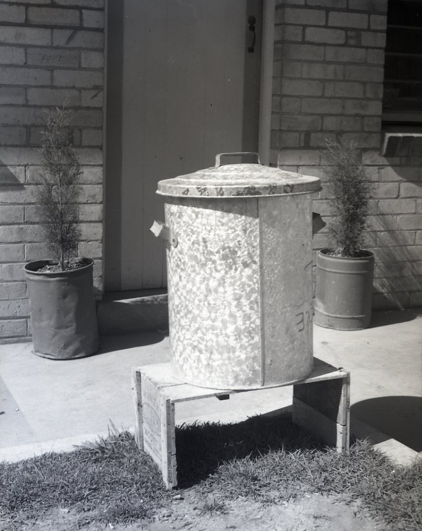 Rubbish Bin with Lid - Ashgrove - 1949