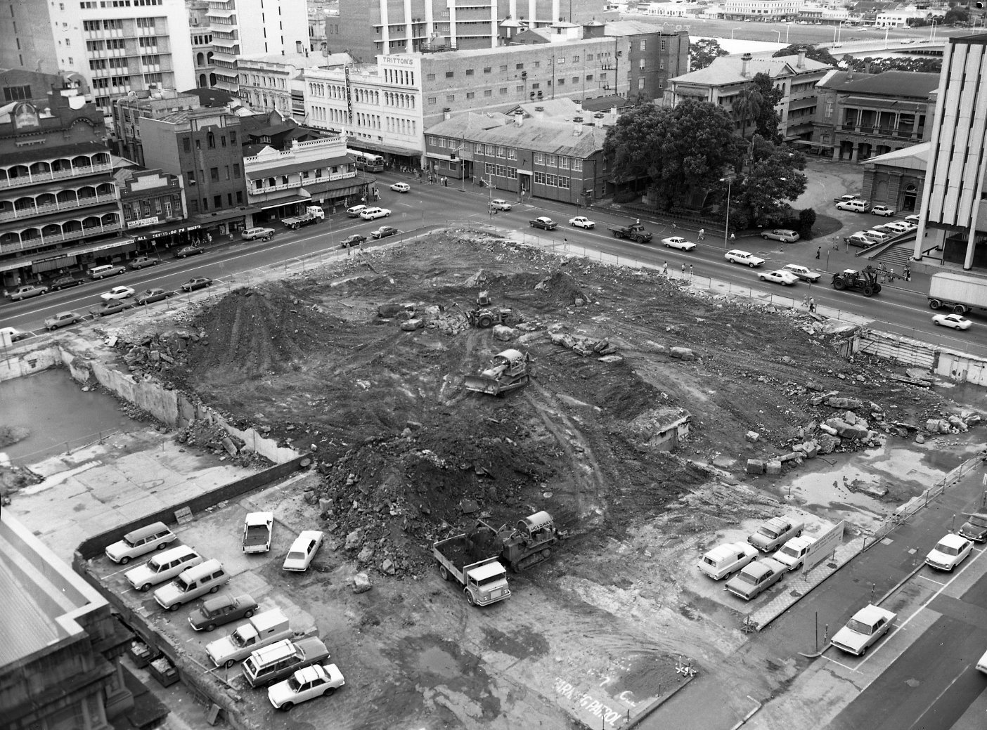 69 Ann Street - Construction former Brisbane Administration Centre - 1974