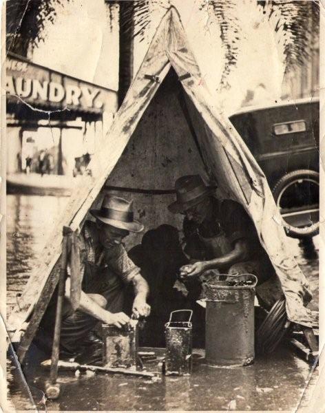 City Electric Light Company staff Installing Electricity Brisbane 1937