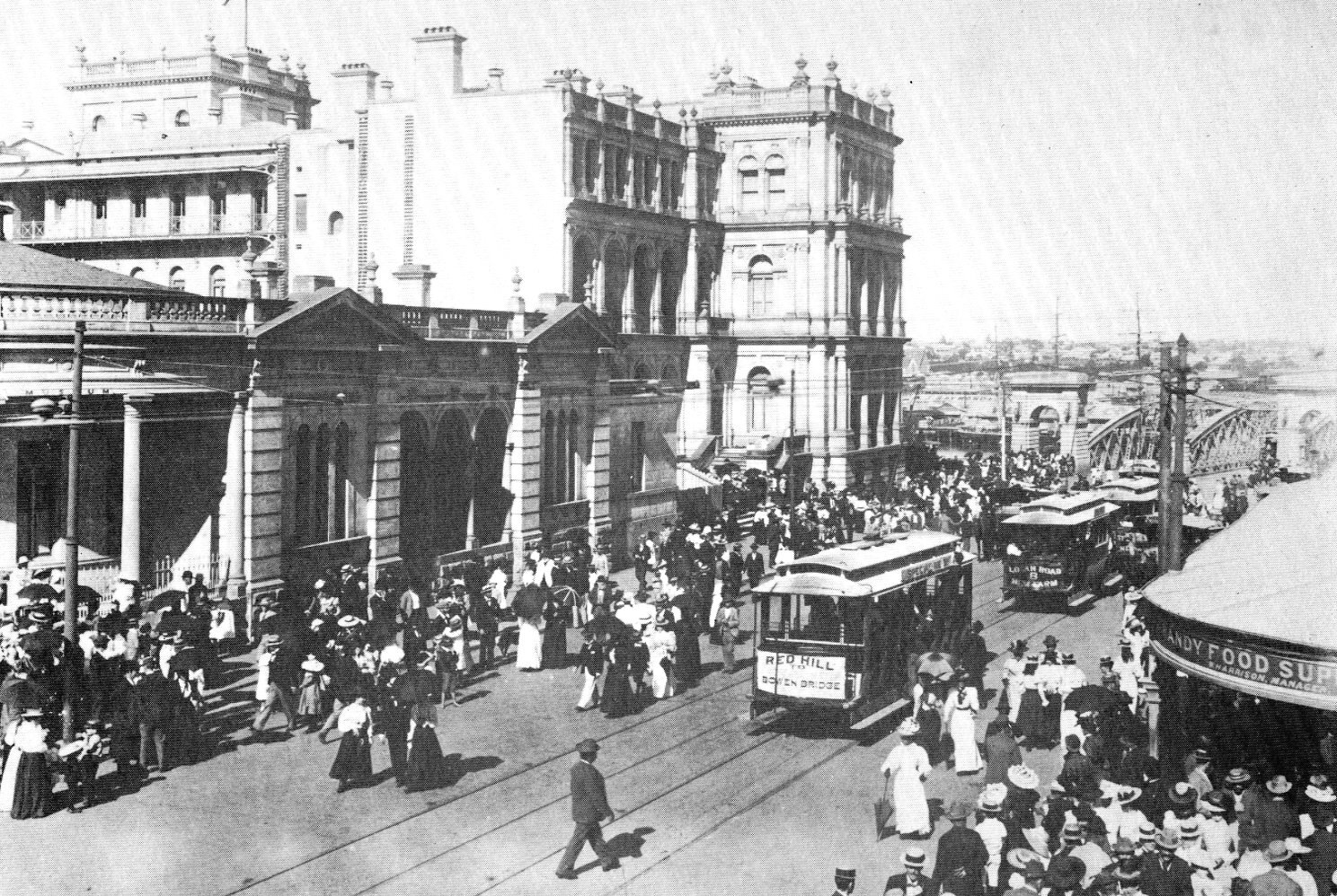 Queen Street from George Street towards Victoria Bridge - 1901