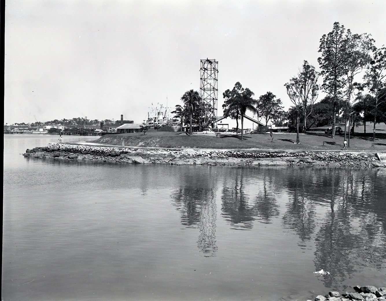 Newstead Park and Brisbane River - 1952
