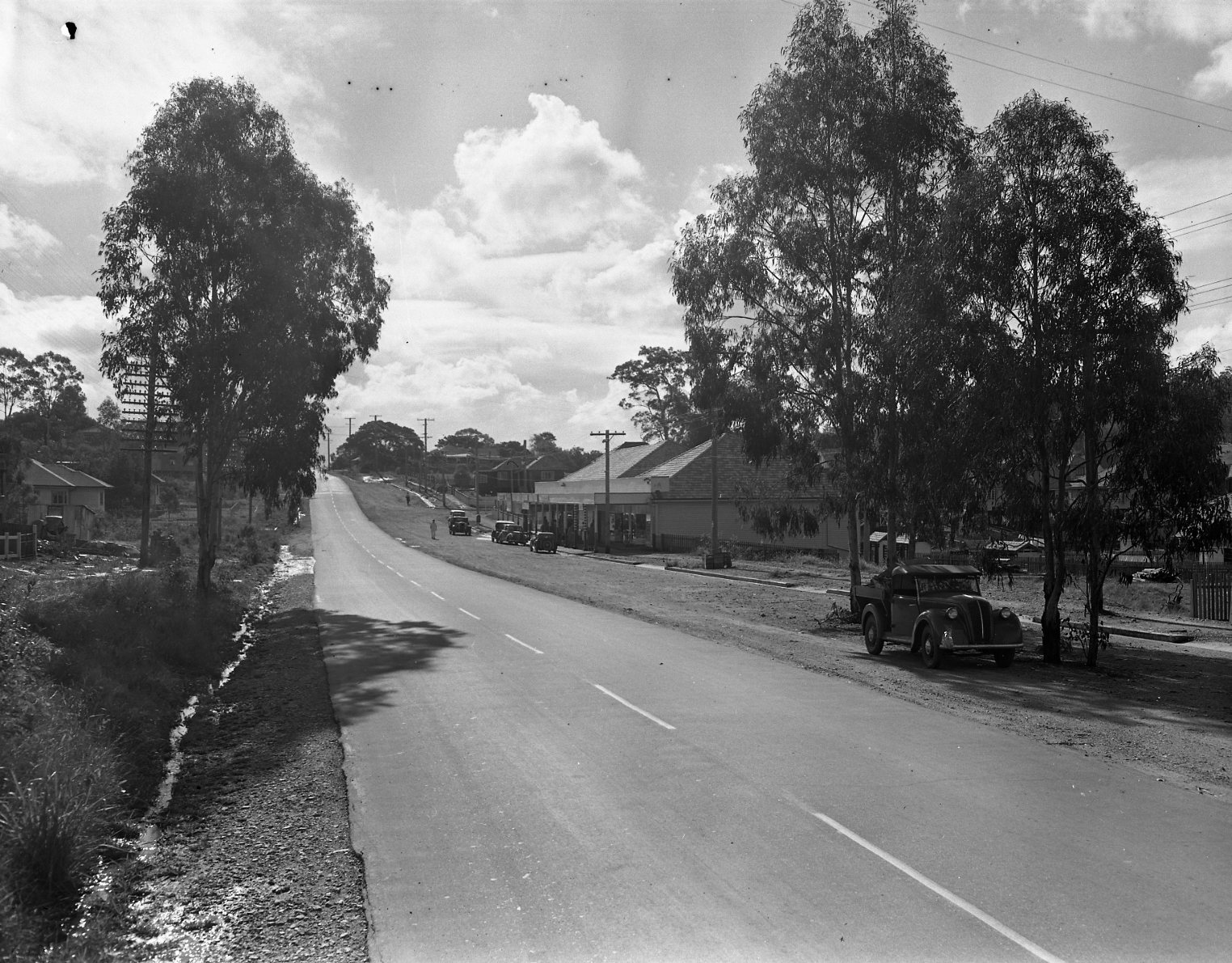 Logan Road - Mt Gravatt - Looking North from Gowrie Street 1950