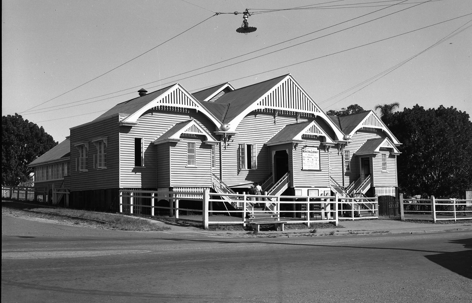 Wynnum Municipal Library and School of Arts Building - Corner Bay Terrace and Cedar Street - 1951