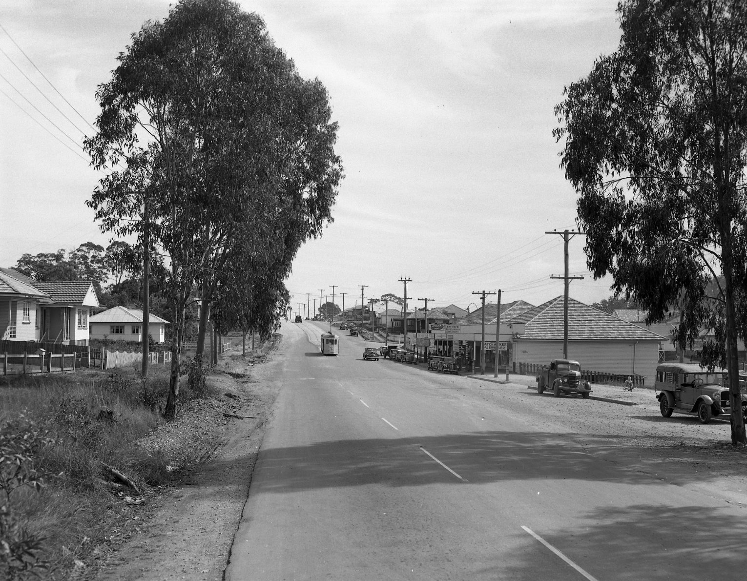 Logan Road - Mt Gravatt - Looking North from Gowrie Street. 1951