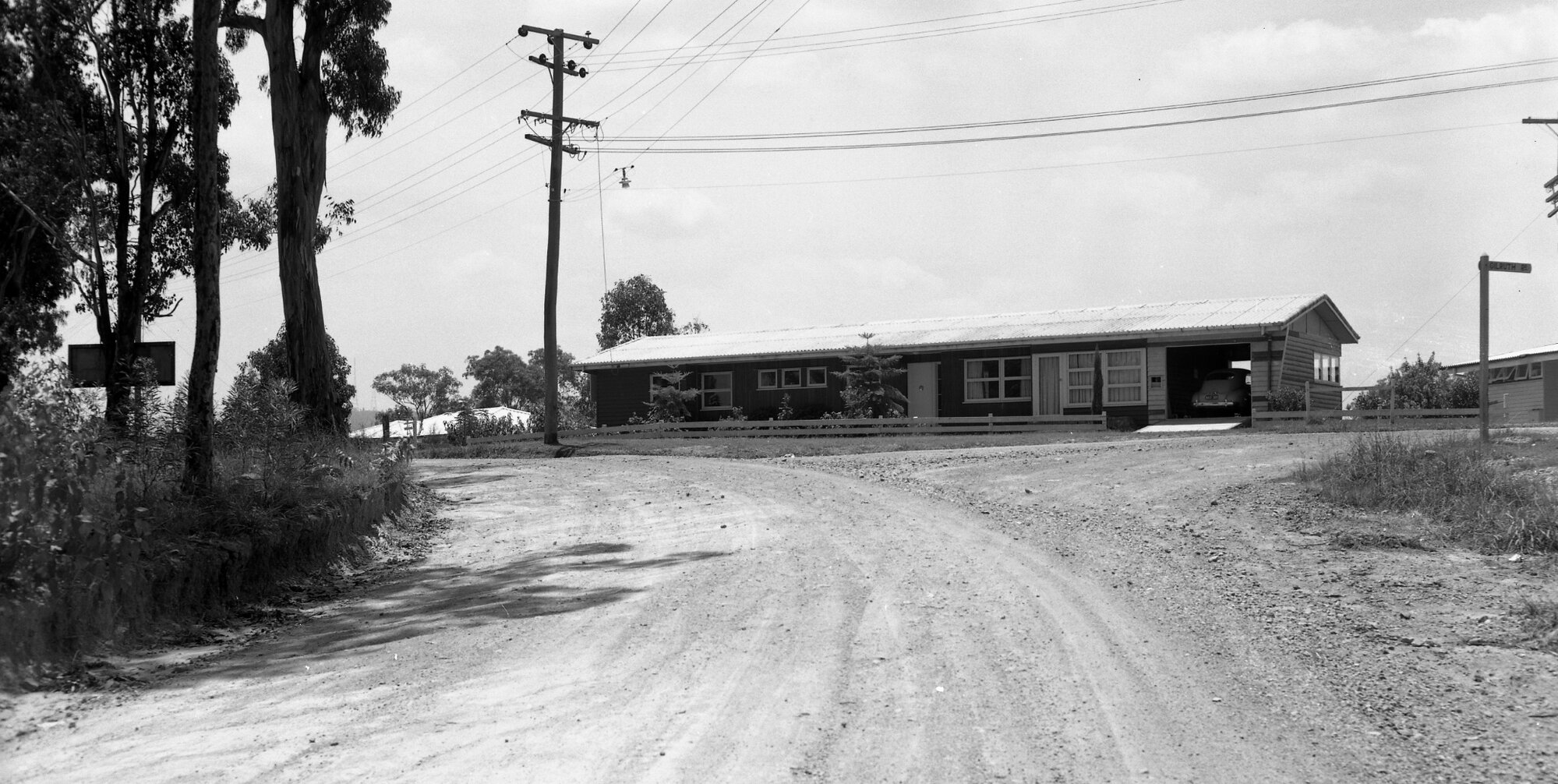 Kenmore Road between Moggill Road and Gilruth Road Intersections - Kenmore - 1960