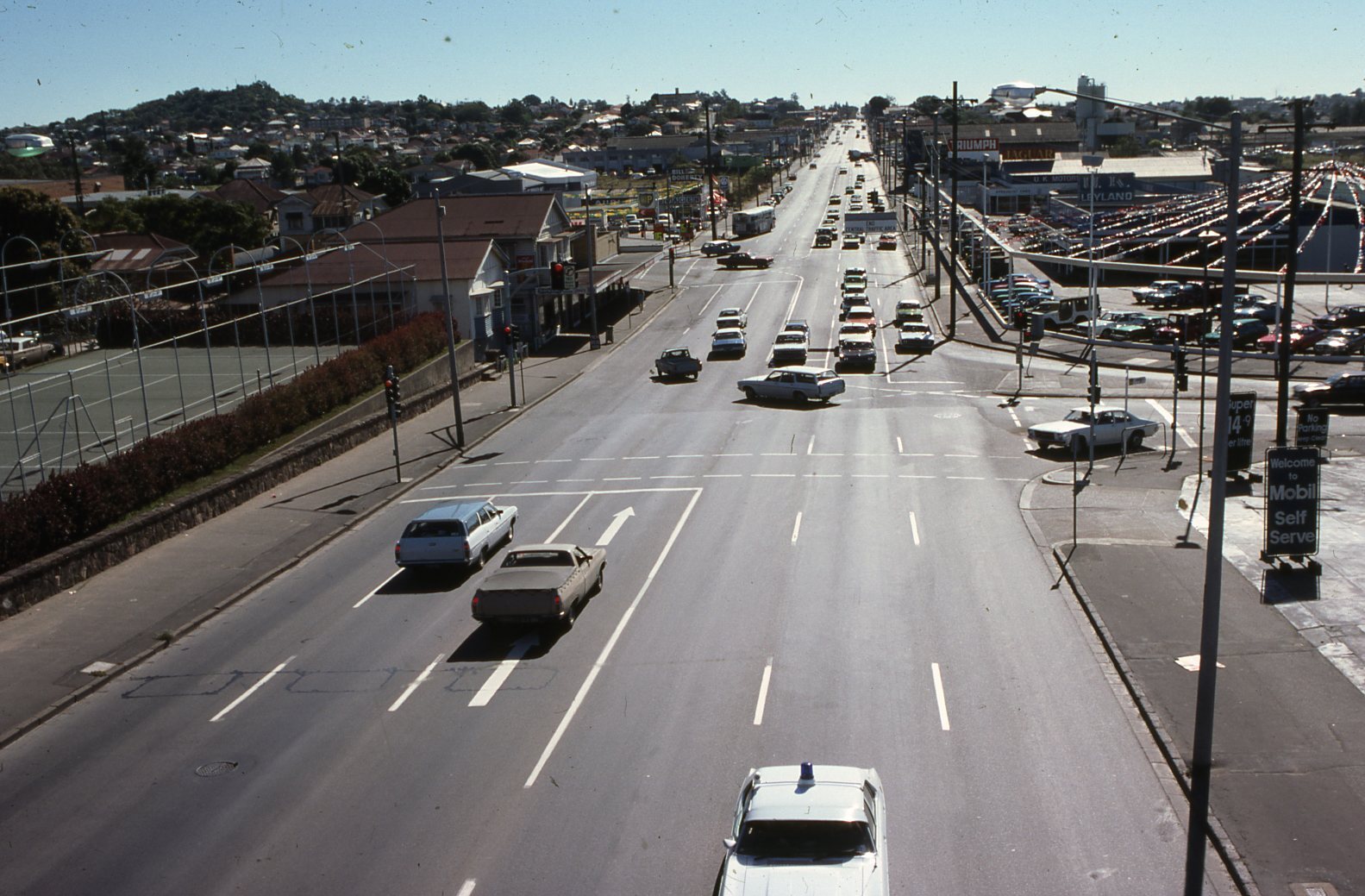 Campbell Street and Bowen Bridge Road Intersection's New Traffic Lights - Bowen Hills - 1977