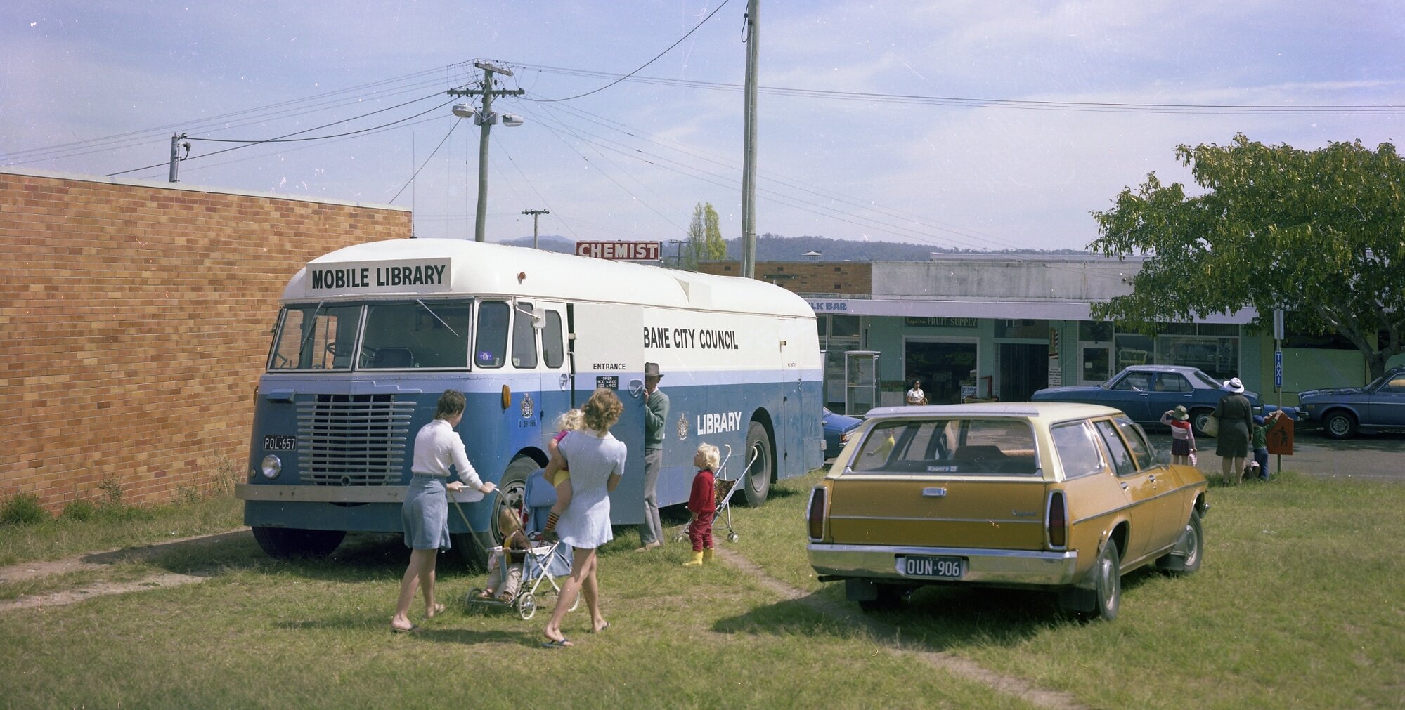 Mobile Library Parked at Dallas Parade - Keperra - 1978