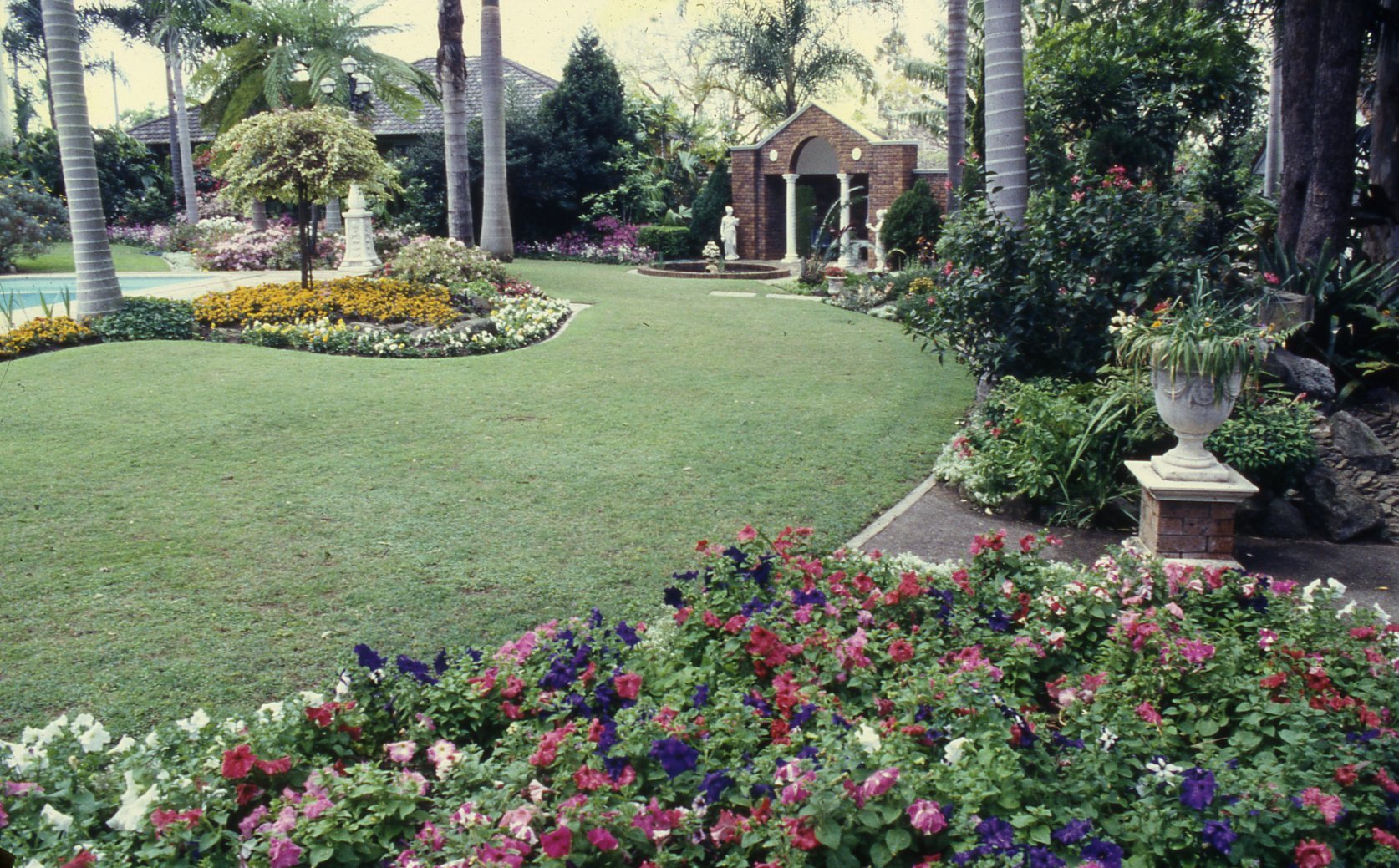 Courier Mail Gardens Entrant - 149 Dawson Road - Upper Mount Gravatt - 1992