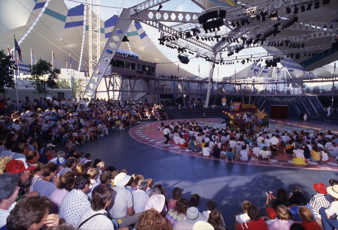 World Expo 88 - Piazza Performance  - South Bank - 1988