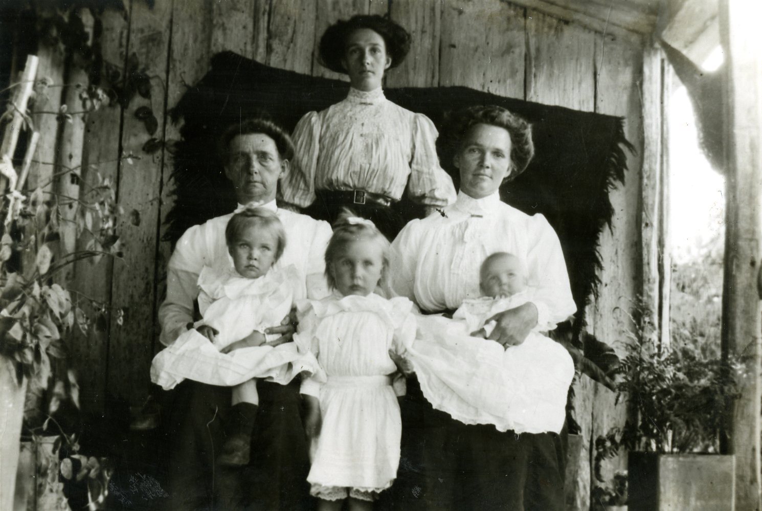 Family Group - Sunnybank - c1900