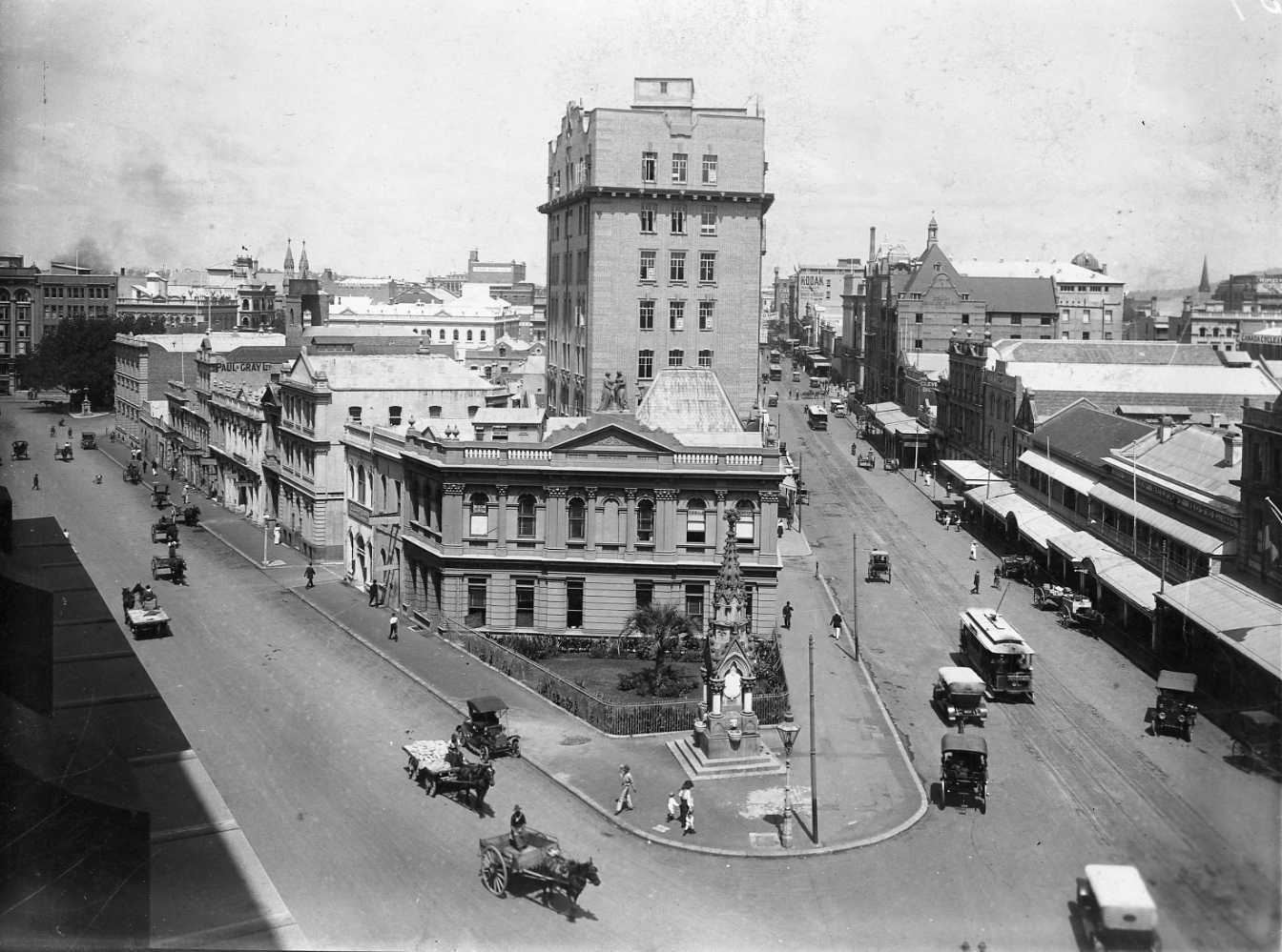 Mooney Fountain Corner of Queen and Eagle Streets 1910