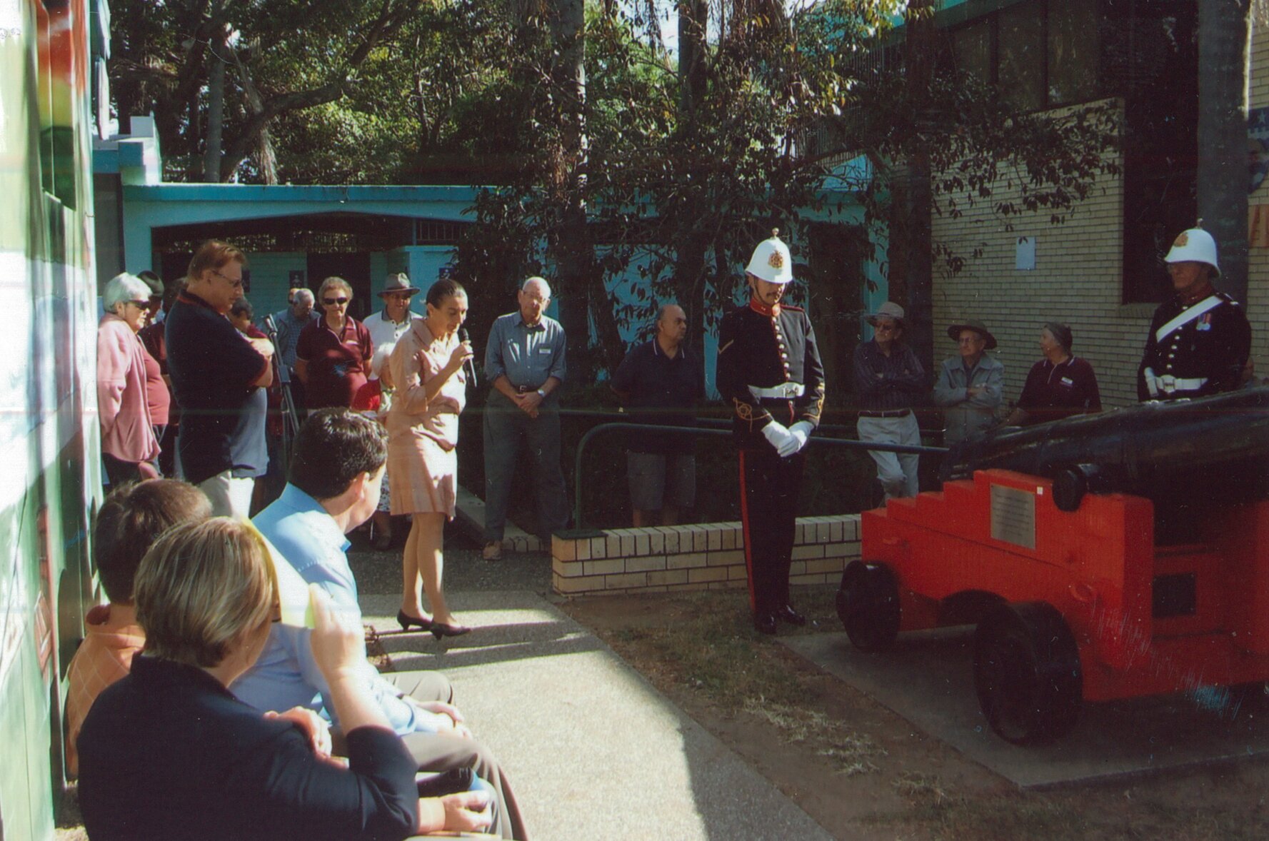 Unveiling plaque on the cannon at Wynnum Civic Centre Library 2008
