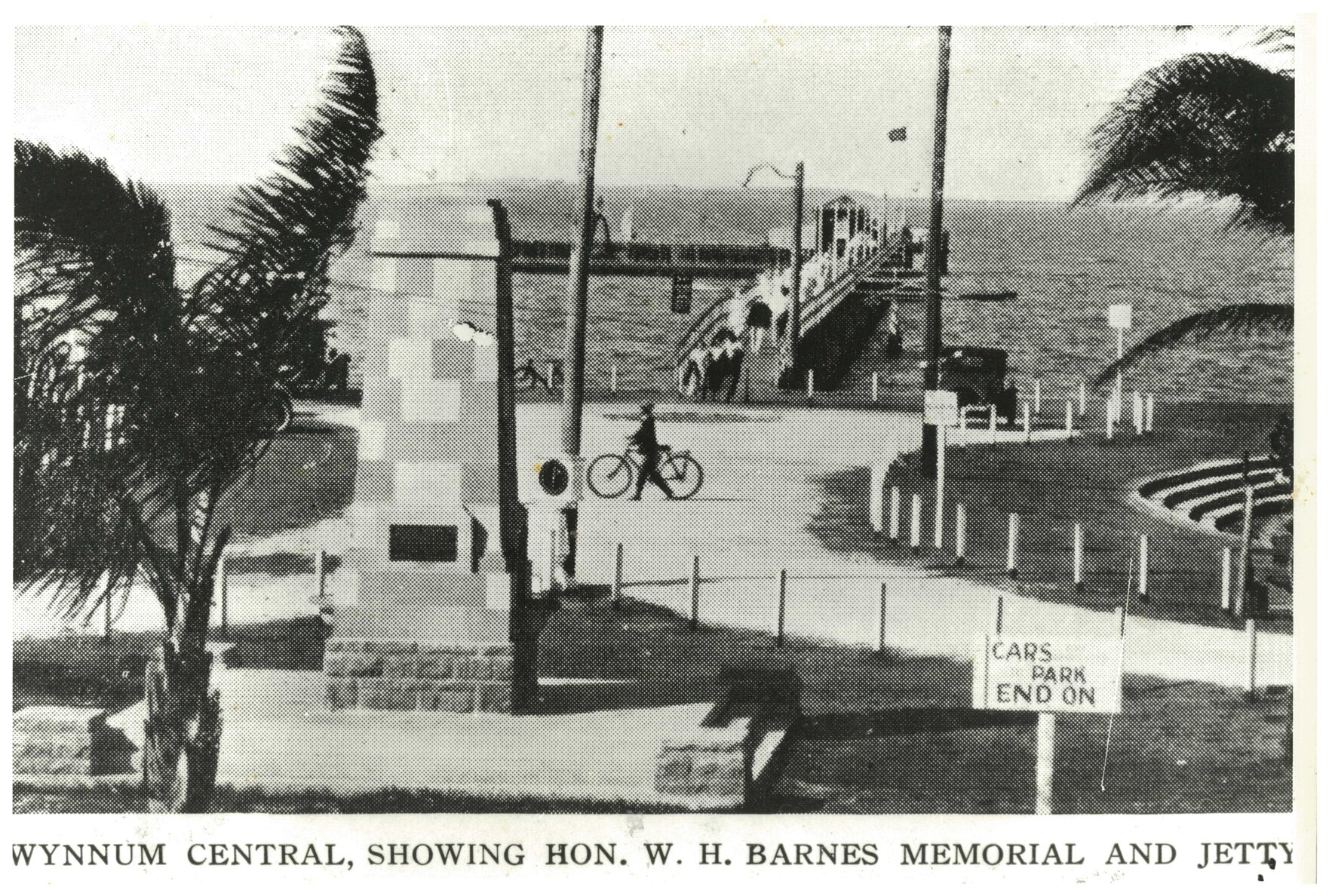 Wynnum Central, showing W.H. Barnes memorial and jetty - 1935
