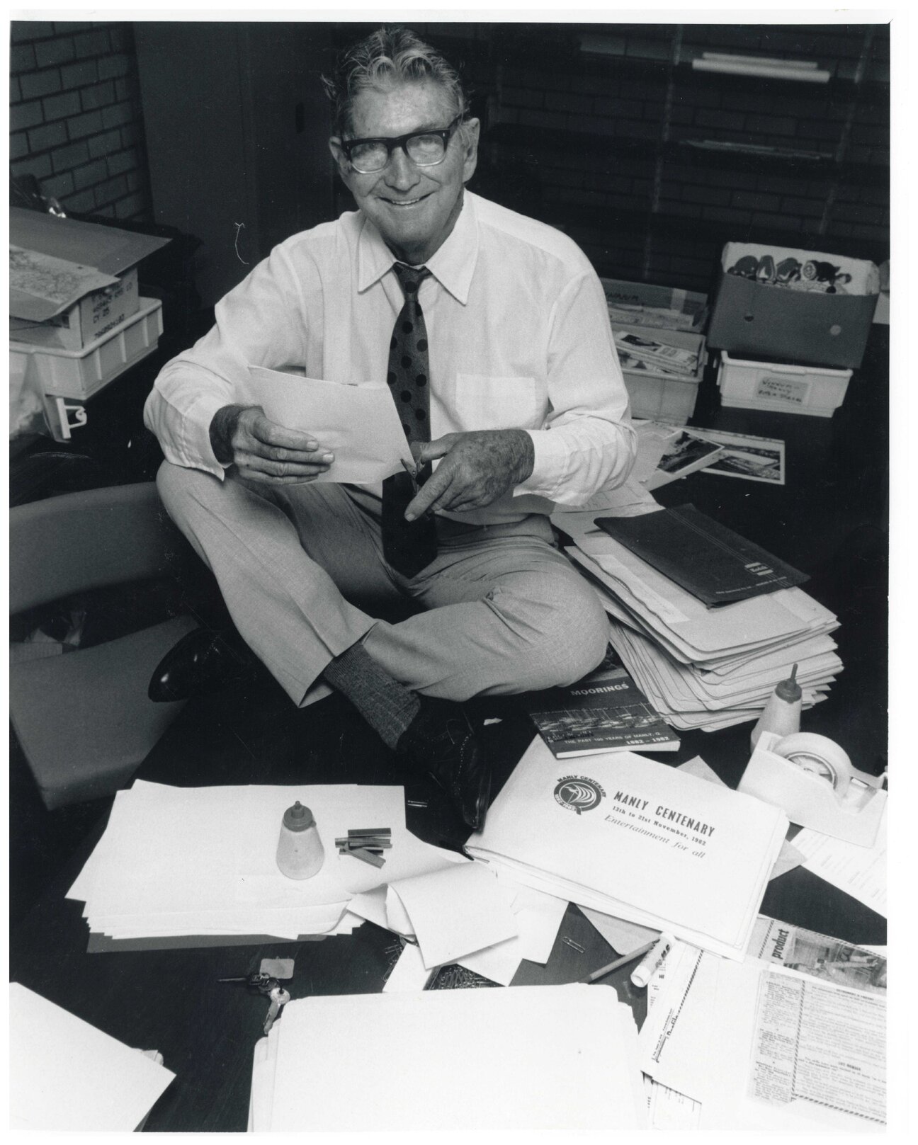 Merv Beitz preparing the Merv Beitz History Room|1988