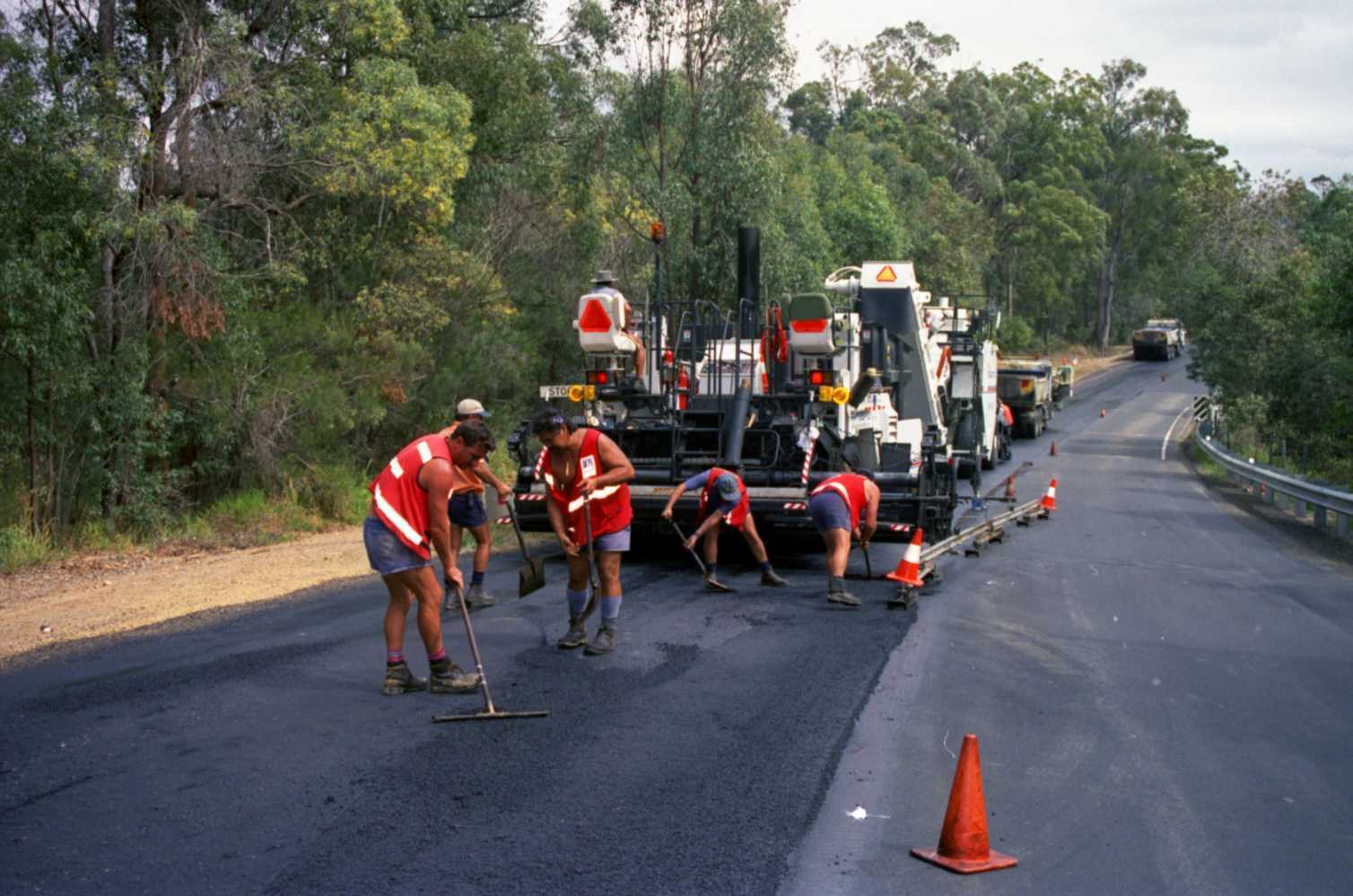 New Asphalt being layed on Mount Cotton Road, Burbank c.1998