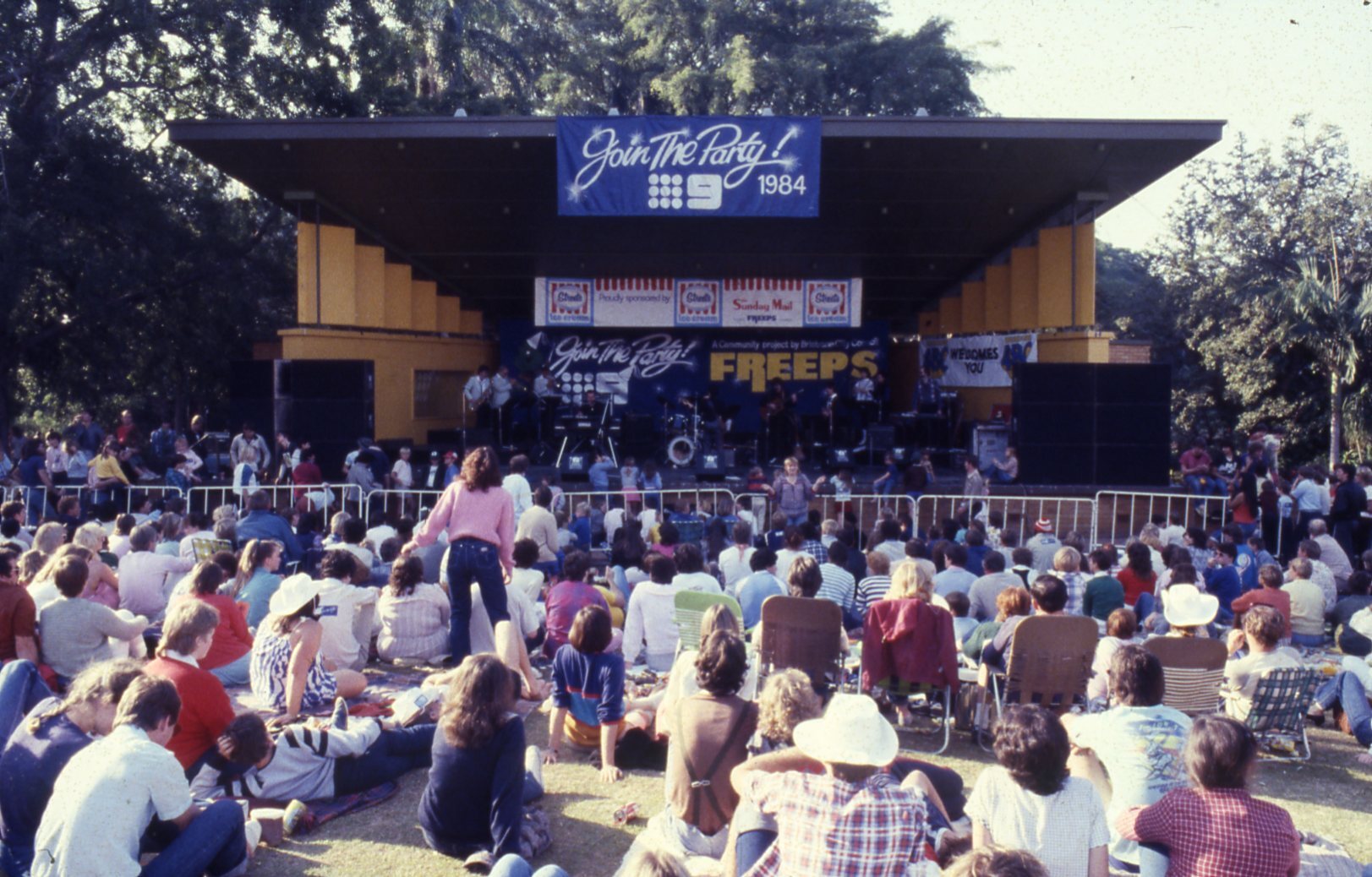 City Botanic Gardens - Freeps Concert and Crowd Scene - 1984
