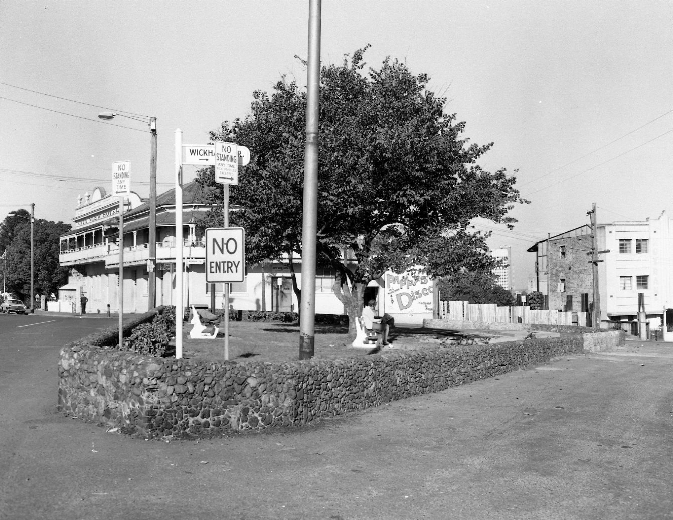 Park corner of Wickham Terrace and Leichardt Street, Spring Hill -1970