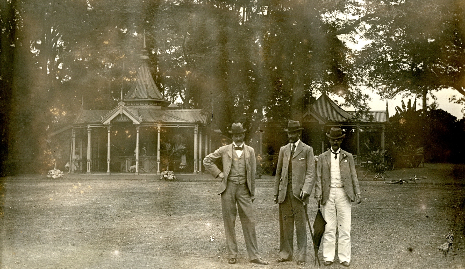 City Botanic Gardens - kiosk  c1907