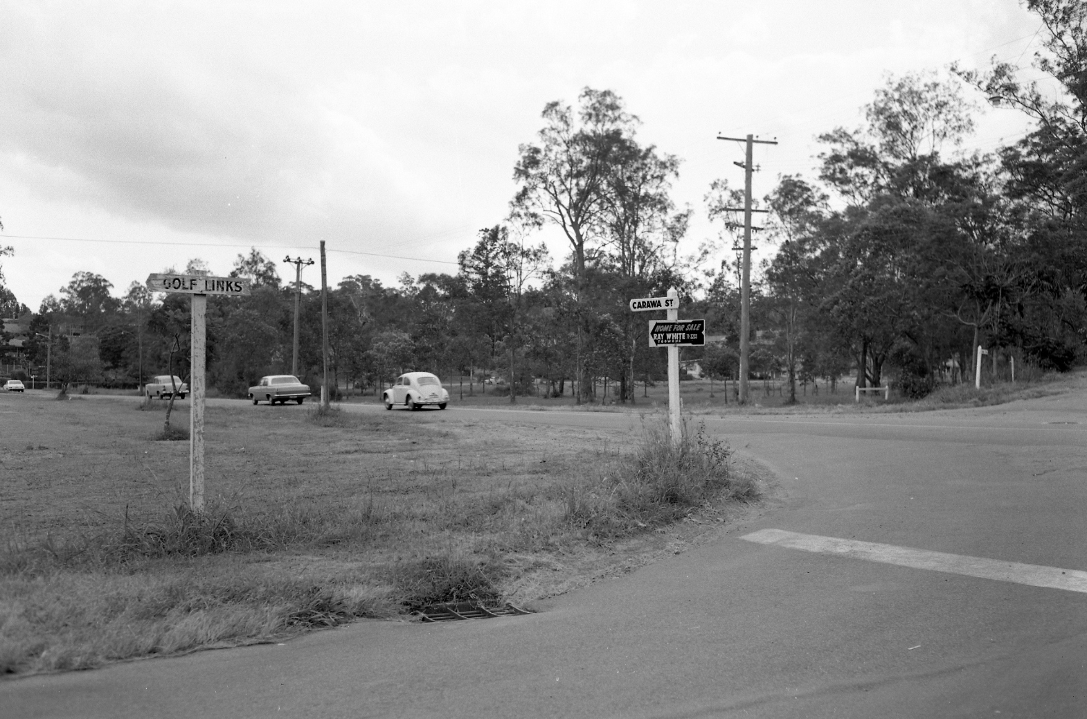Indooroopilly Road and Carawa Street - St Lucia - 1969
