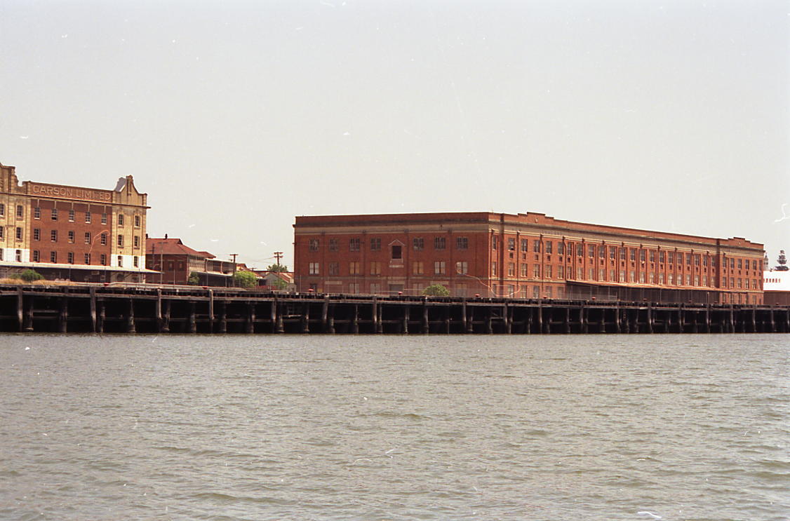 MacTaggarts Woolstore from Brisbane River - Teneriffe - 1991