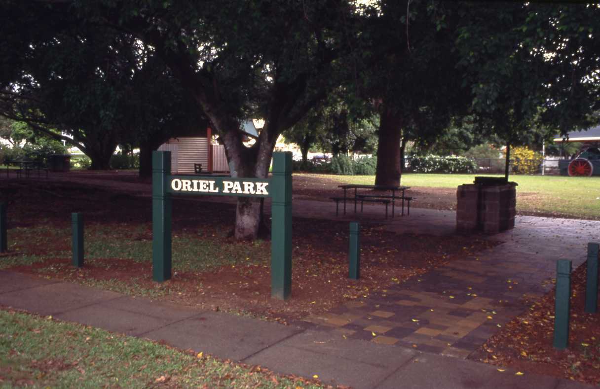 Oriel Park - Ascot - 1995