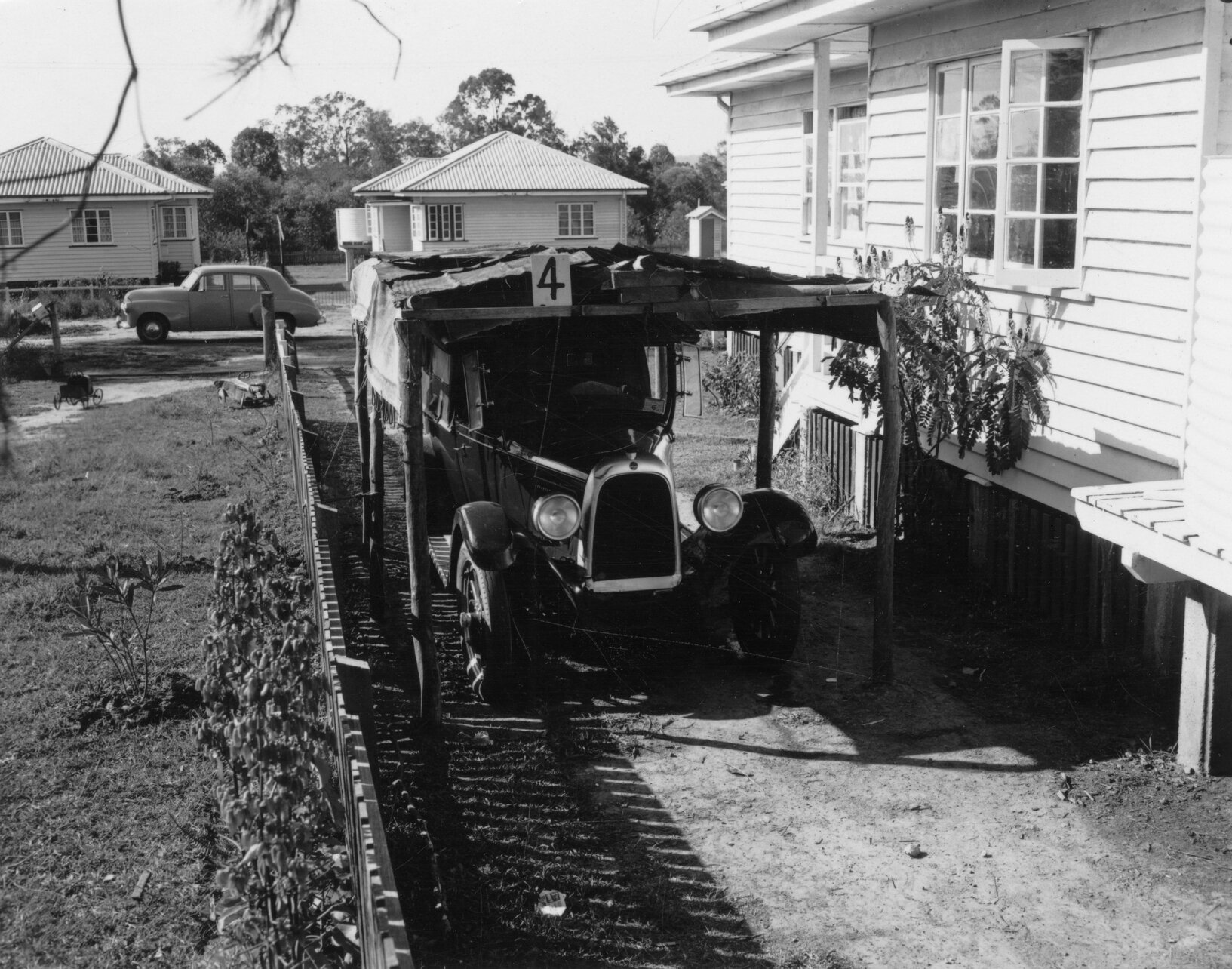 Vintage Car - Darra - 1955