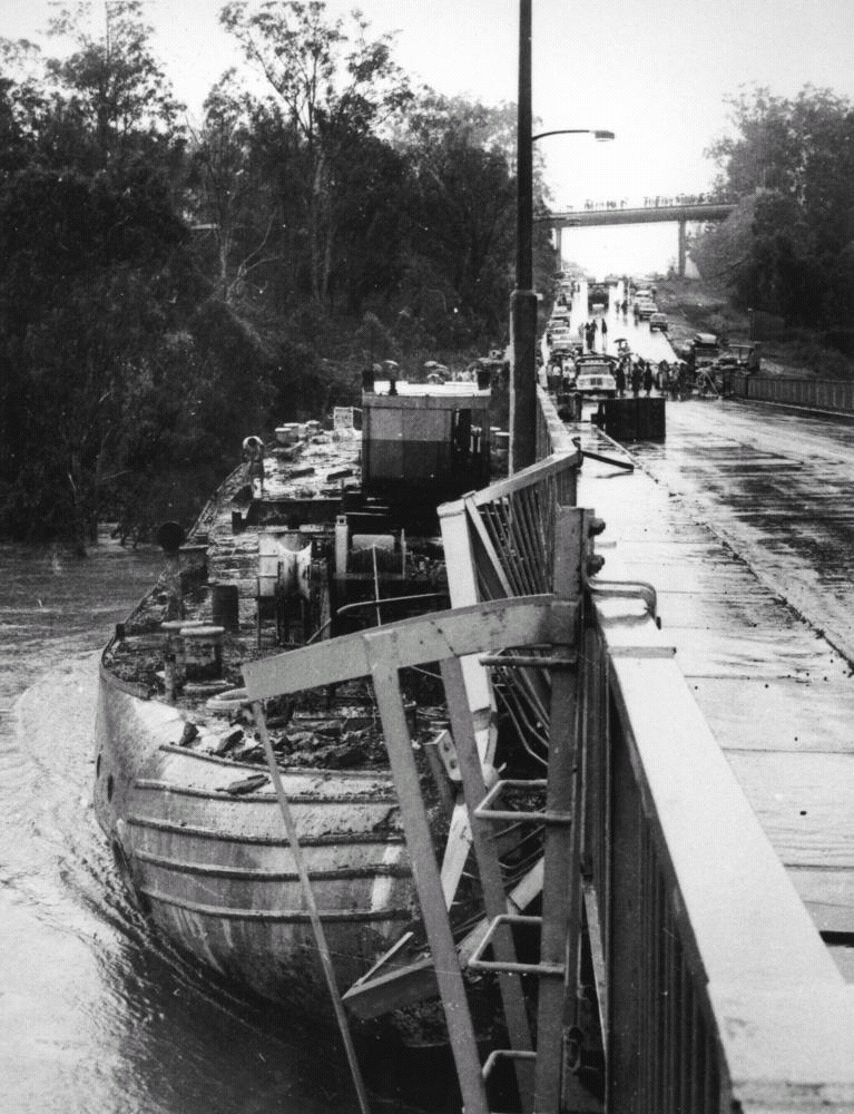Ship into the side of Centenary Bridge - 1974 Flood