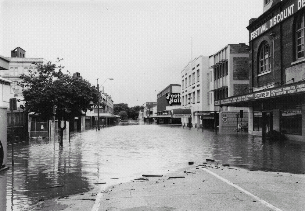 Albert Street - 1974 Flood