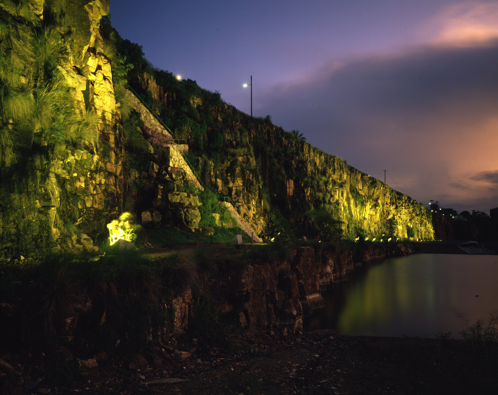 Kangaroo Point Cliffs at night - 1987