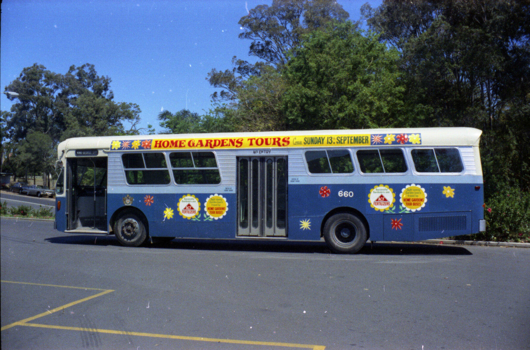 Home Gardens Tours Bus, Toowong - 1970
