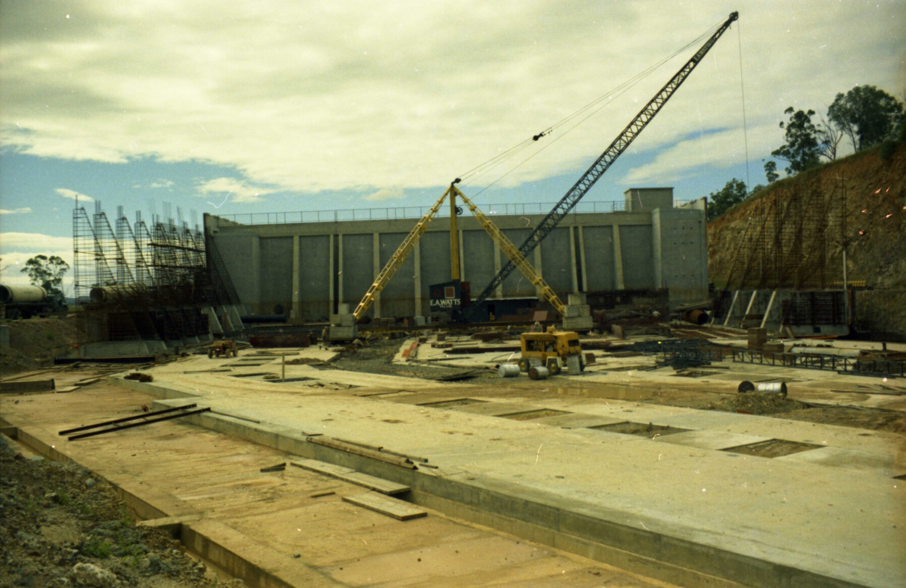 Wellers Hill Reservoir construction, Tarragindi - 