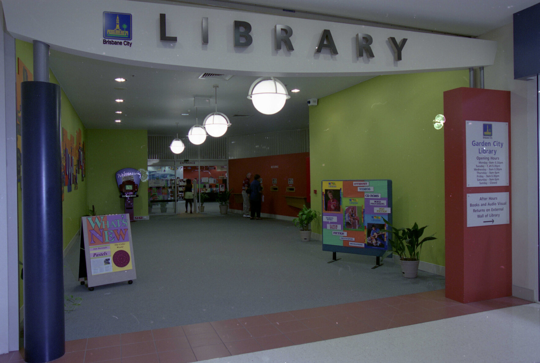 Garden City Library, Mount Gravatt - 2002