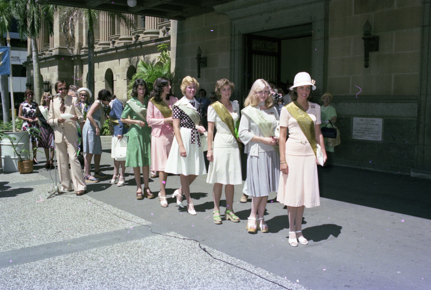 Lord Mayor Brian Walsh welcoming Miss Australia finalists to Brisbane - 1975
