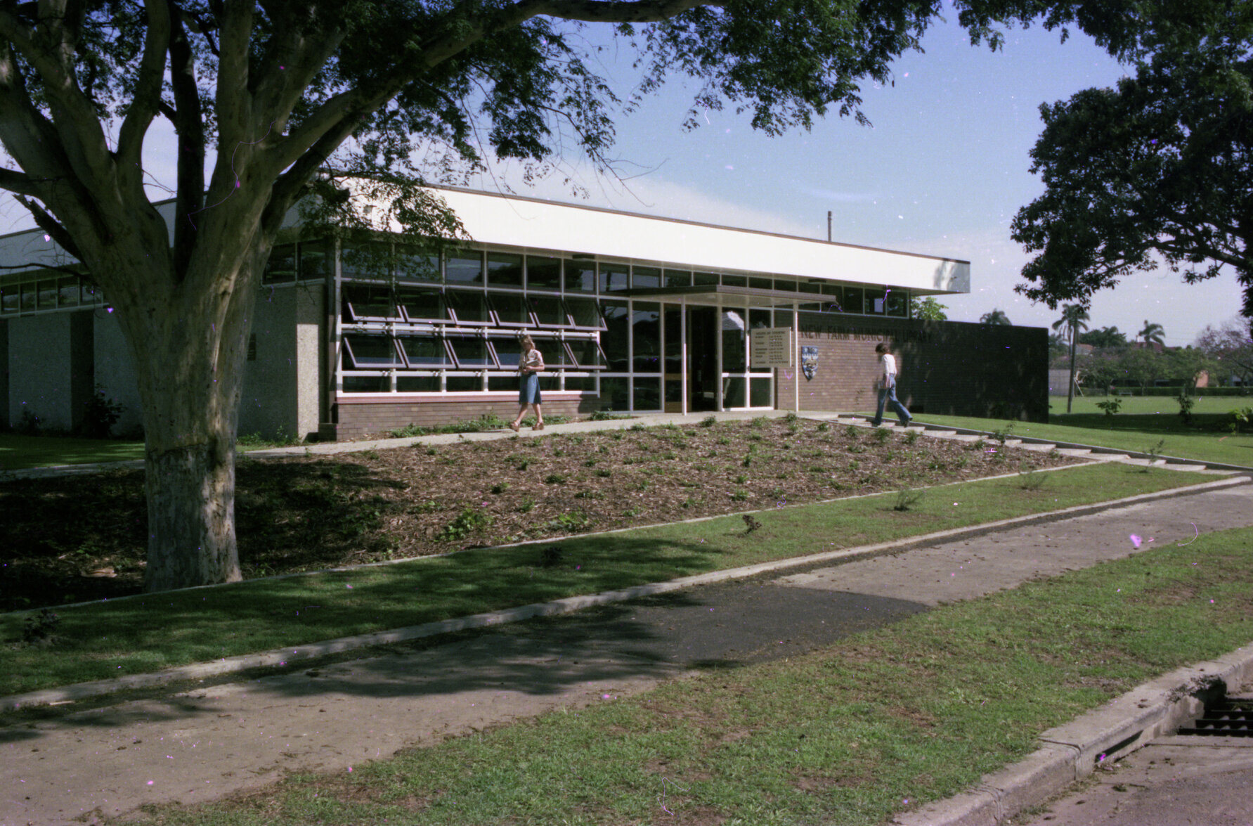 New Farm Library - 1975