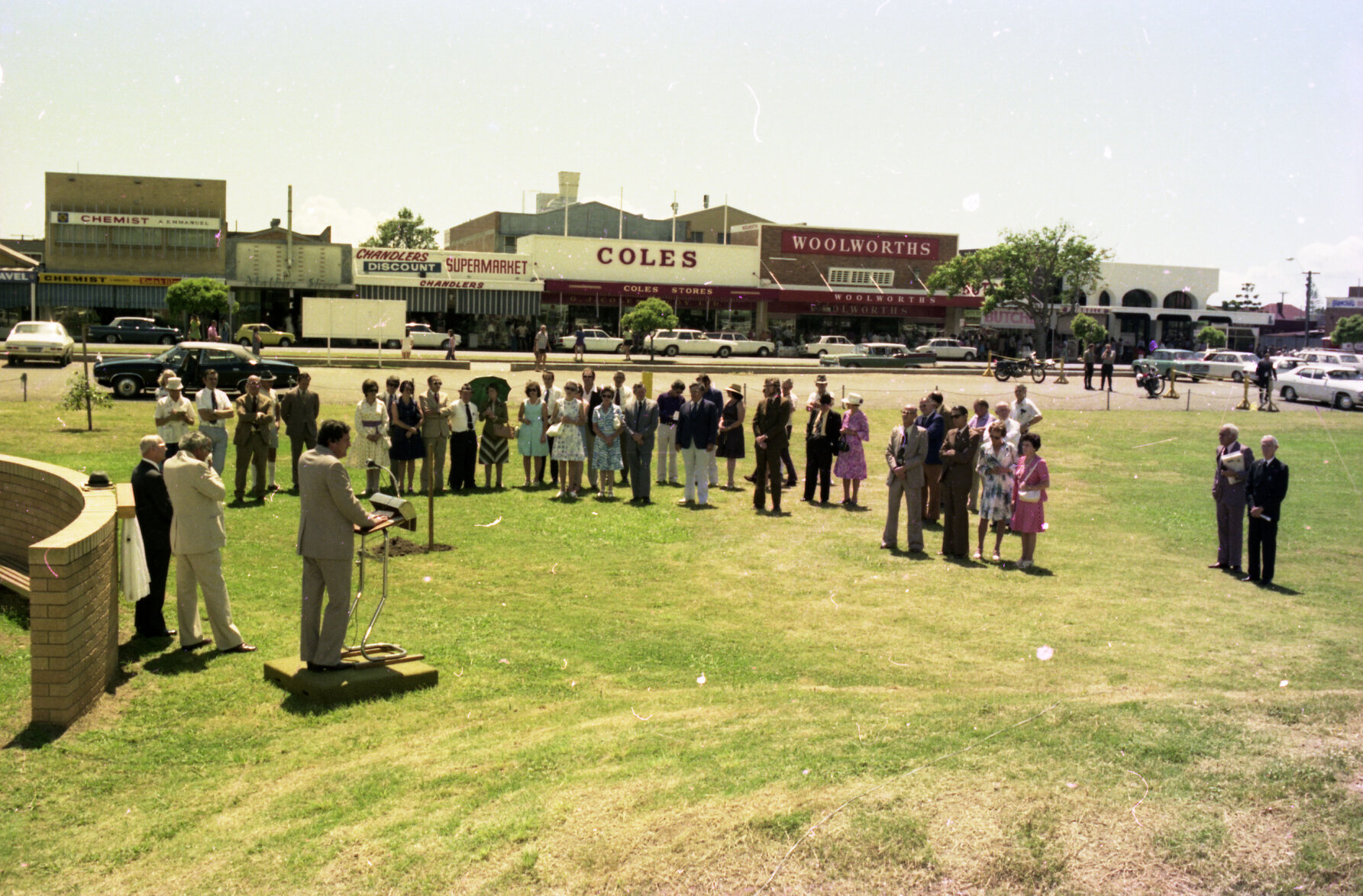 Sandgate Lagoon opening by Lord Mayor Bryan Walsh - 1975
