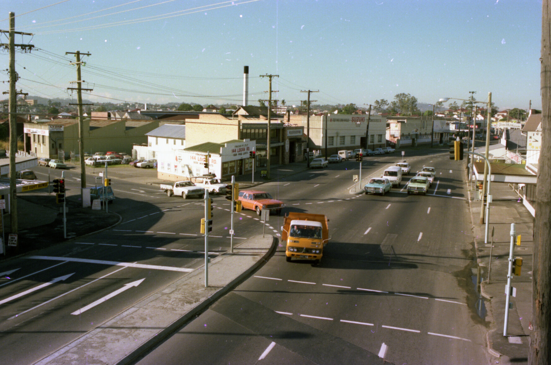 New traffic lights - corner Logan Road and Deshon Street, Woolloongabba - 1976