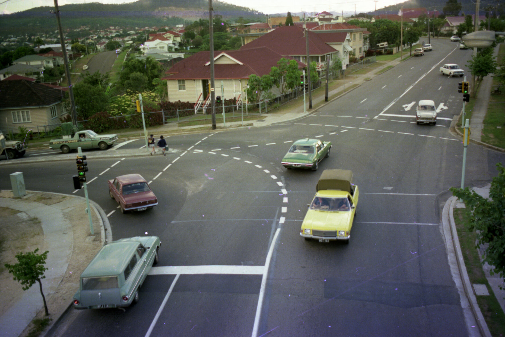 New traffic lights - corner Waterworks Road and Jubilee Terrace, Ashgrove - 1976