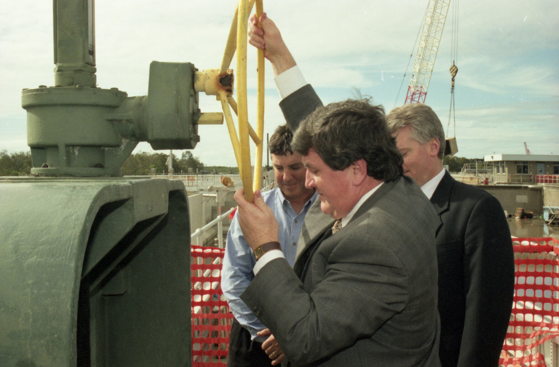 Lord Mayor Jim Soorley turning on new filter system at Luggage Point Sewerage Treatment Plant, Pinkenba - 2000