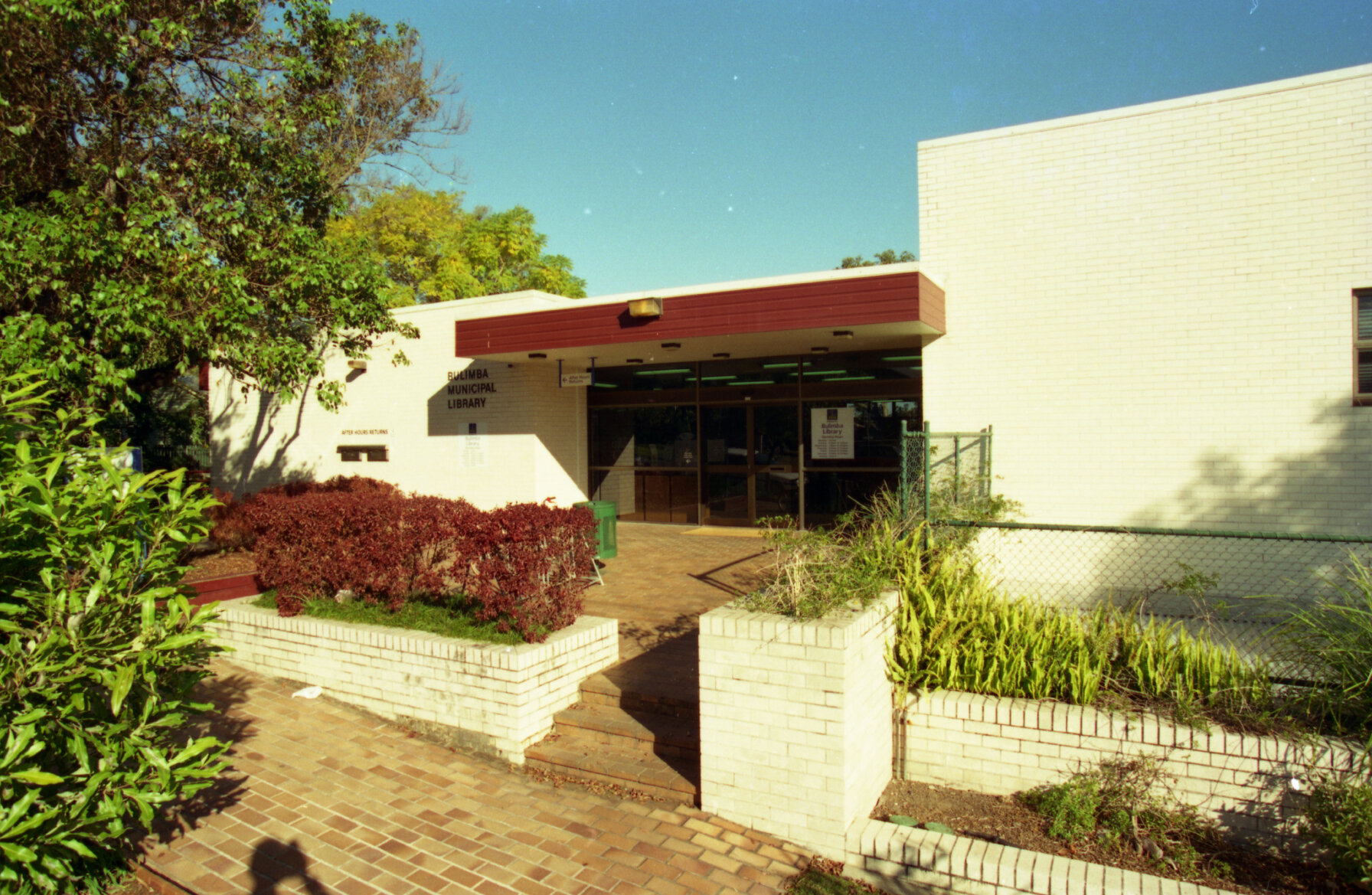 Bulimba Library - 2000