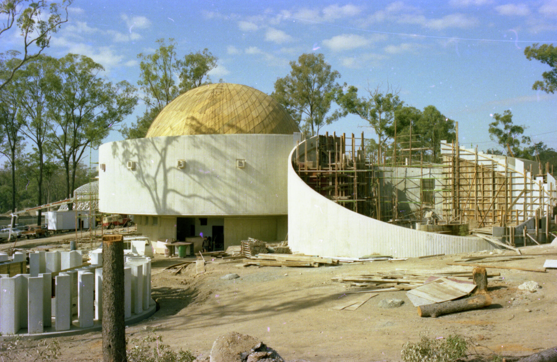 Construction of the Sir Thomas Brisbane Planetarium, Mt Coot-Tha - 1977