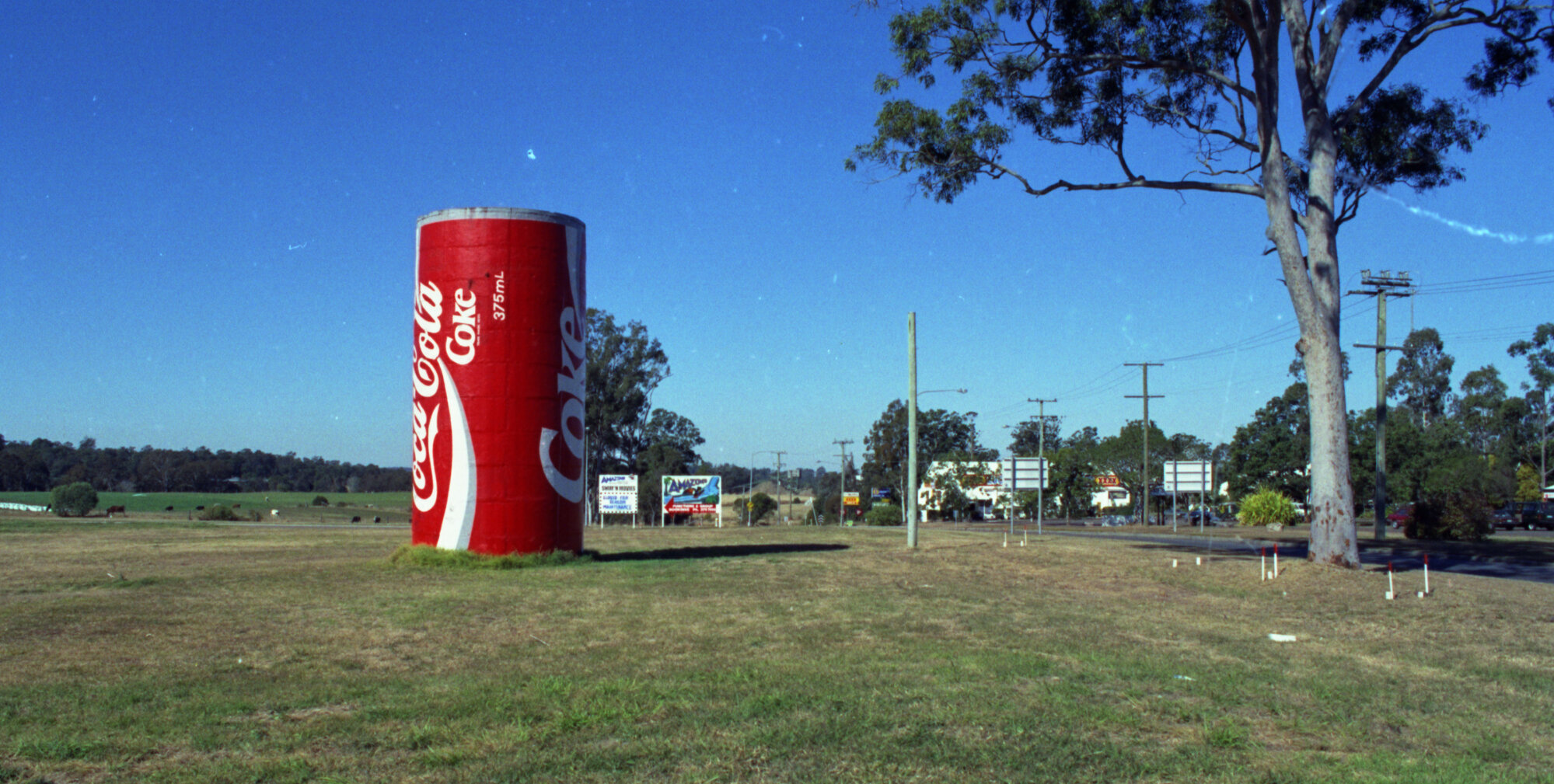 Silo painted to look like a Coca-Cola can, Jindalee - 1994