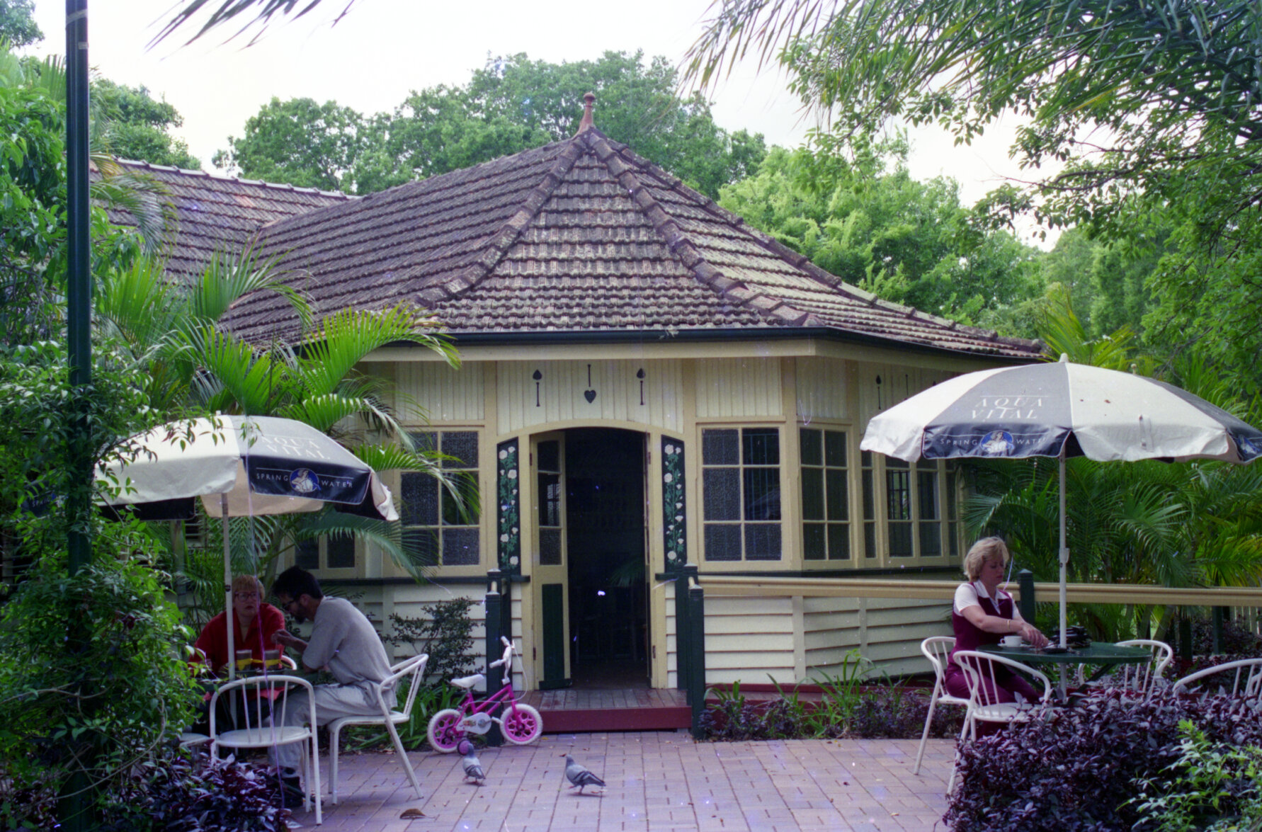 New Farm Park kiosk caf&eacute; - 1996