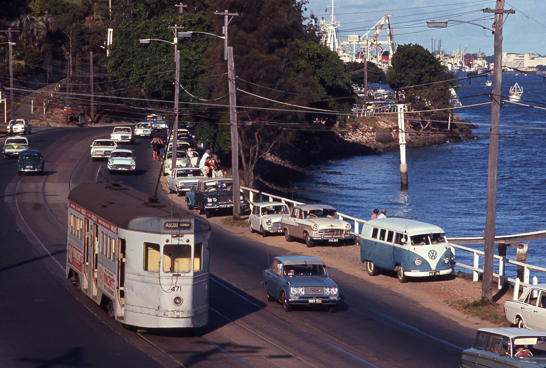 Tram No. 471 on Kingsford Smith Drive, Hamilton - 1969