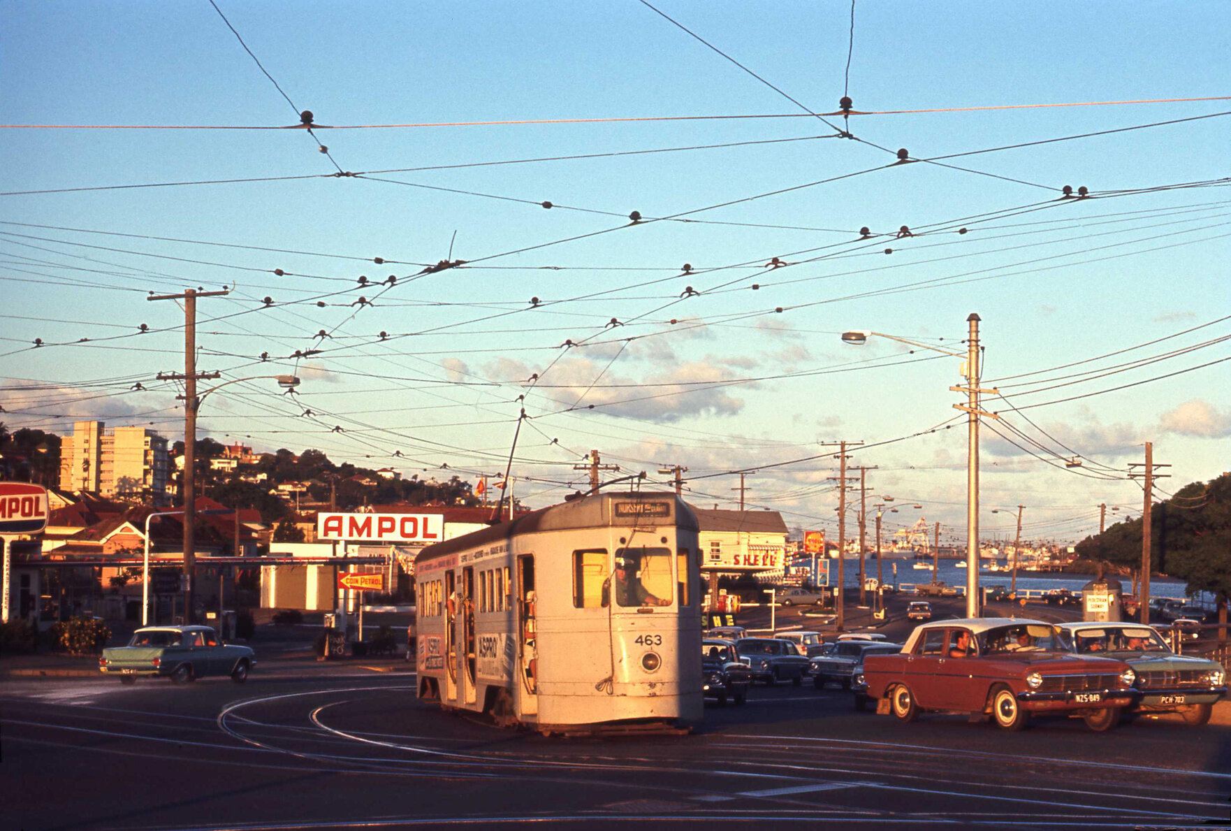 Tram No. 463 on Kingsford Smith Drive, Hamilton - 1969