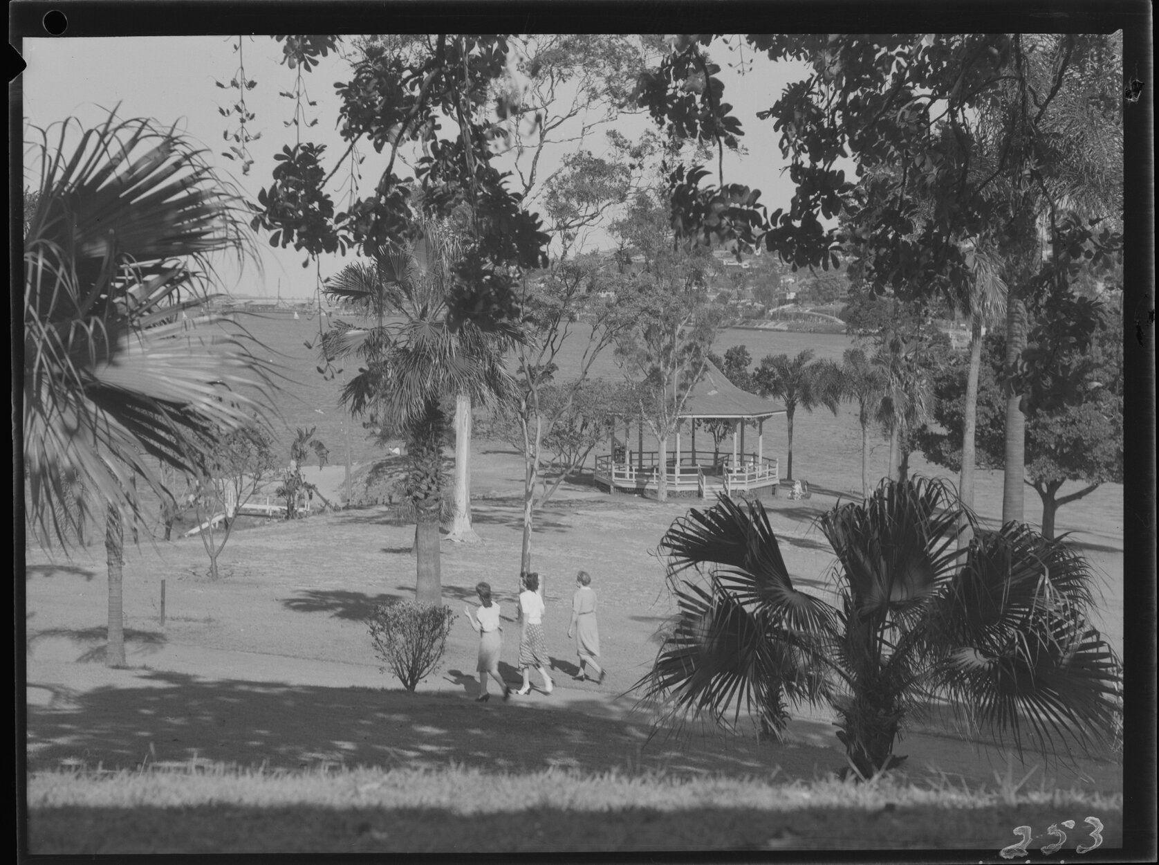View of Newstead Park towards river with rotunda - 1949