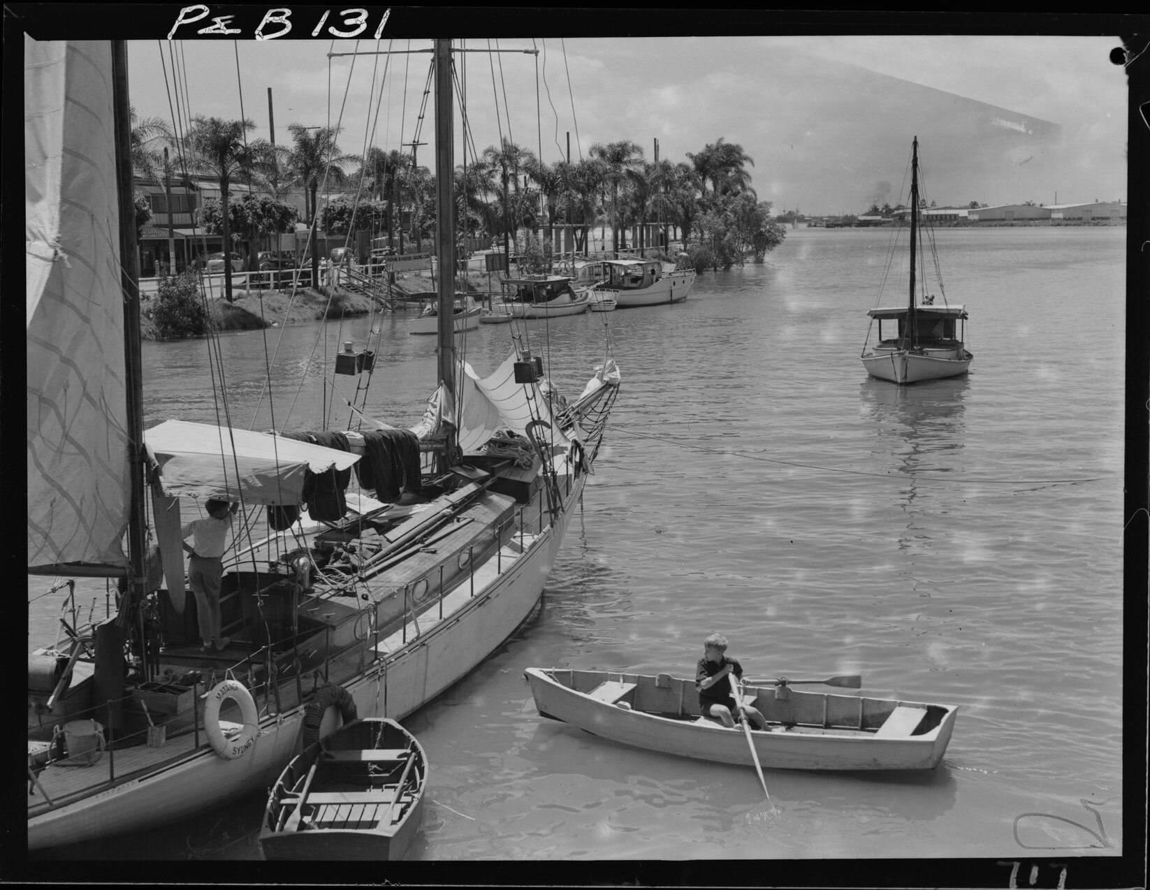 Children on sailboats at Breakfast Creek, Albion - 1948