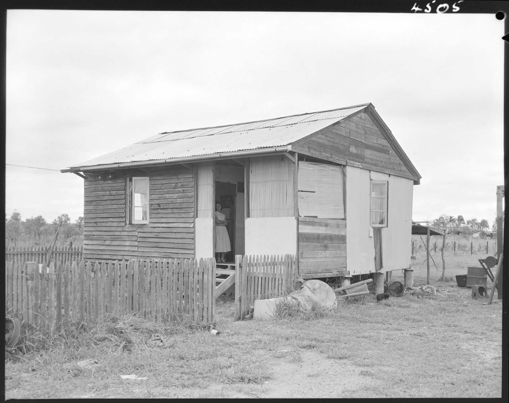 Dilapidated dwelling, Rocklea, Coopers Plains or Oxley - 1954