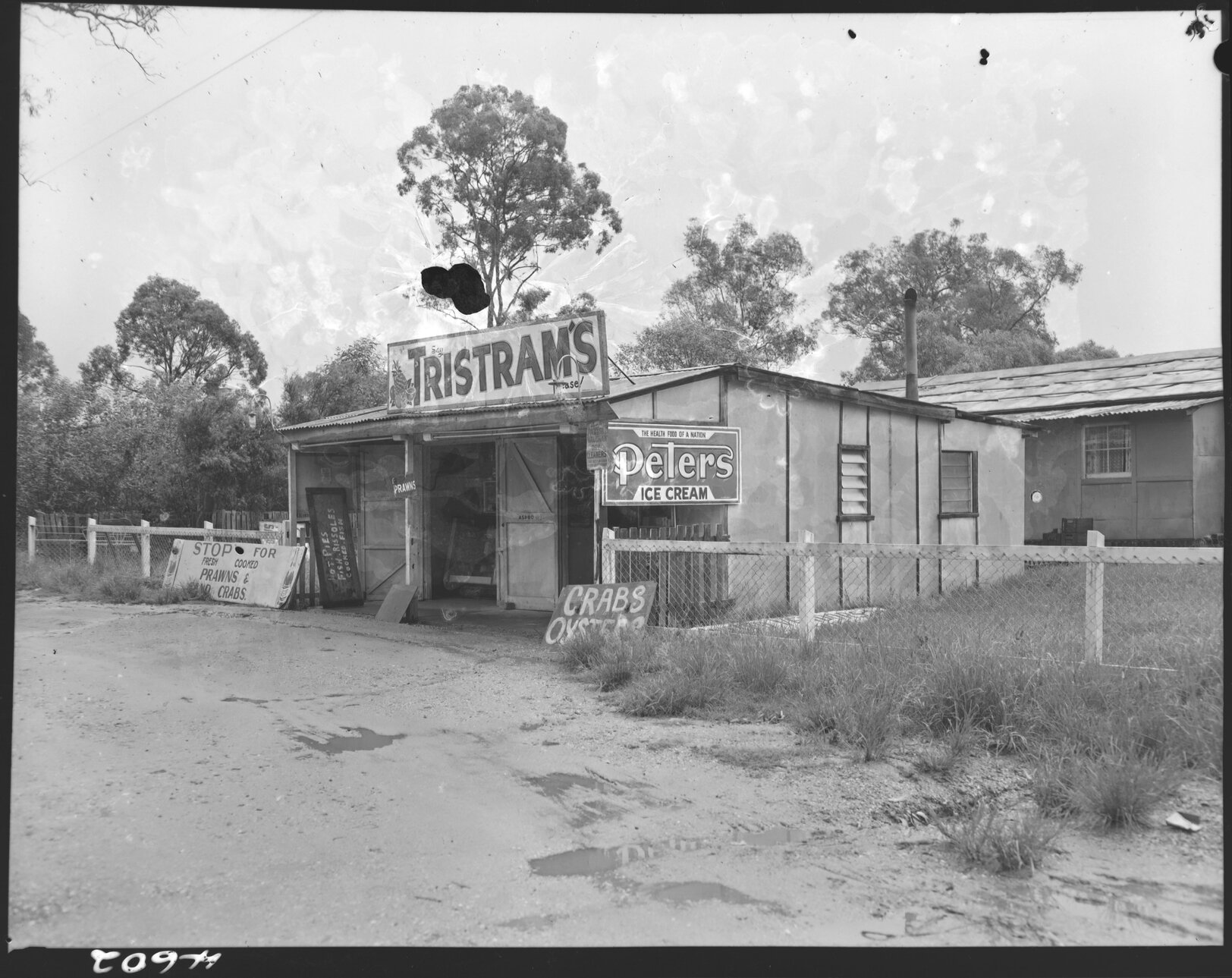 Roadside stall, selling crabs, prawns and oysters Wynnum and Cleveland Roads - 1954